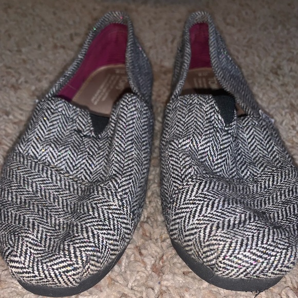 Tom’s Classic Silver Karsen slip-on shoes - Picture 7 of 9